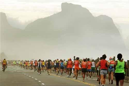 Corredores de 61 países participam da Maratona do Rio de Janeiro 2013/ Foto: Marcio Rodrigues